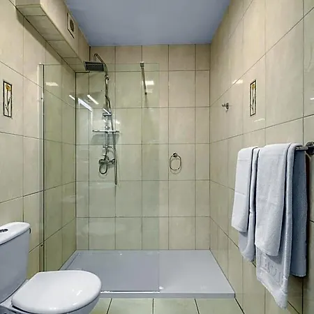 Taaakaryba Hotel *